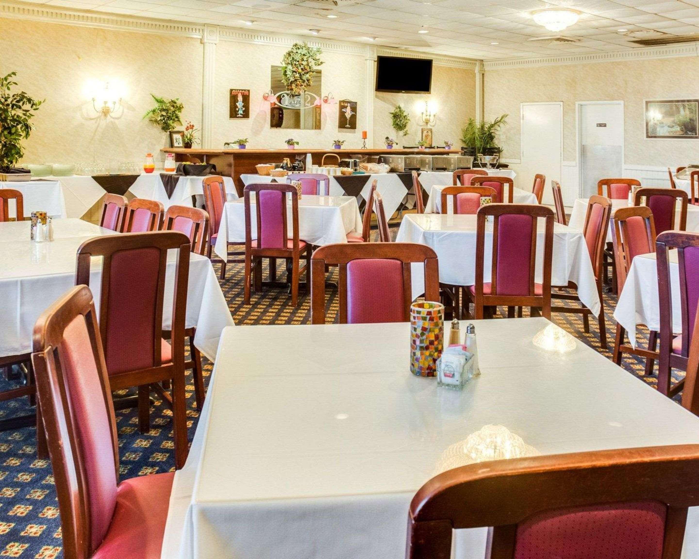 Clarion Inn Fredericksburg Bagian luar foto