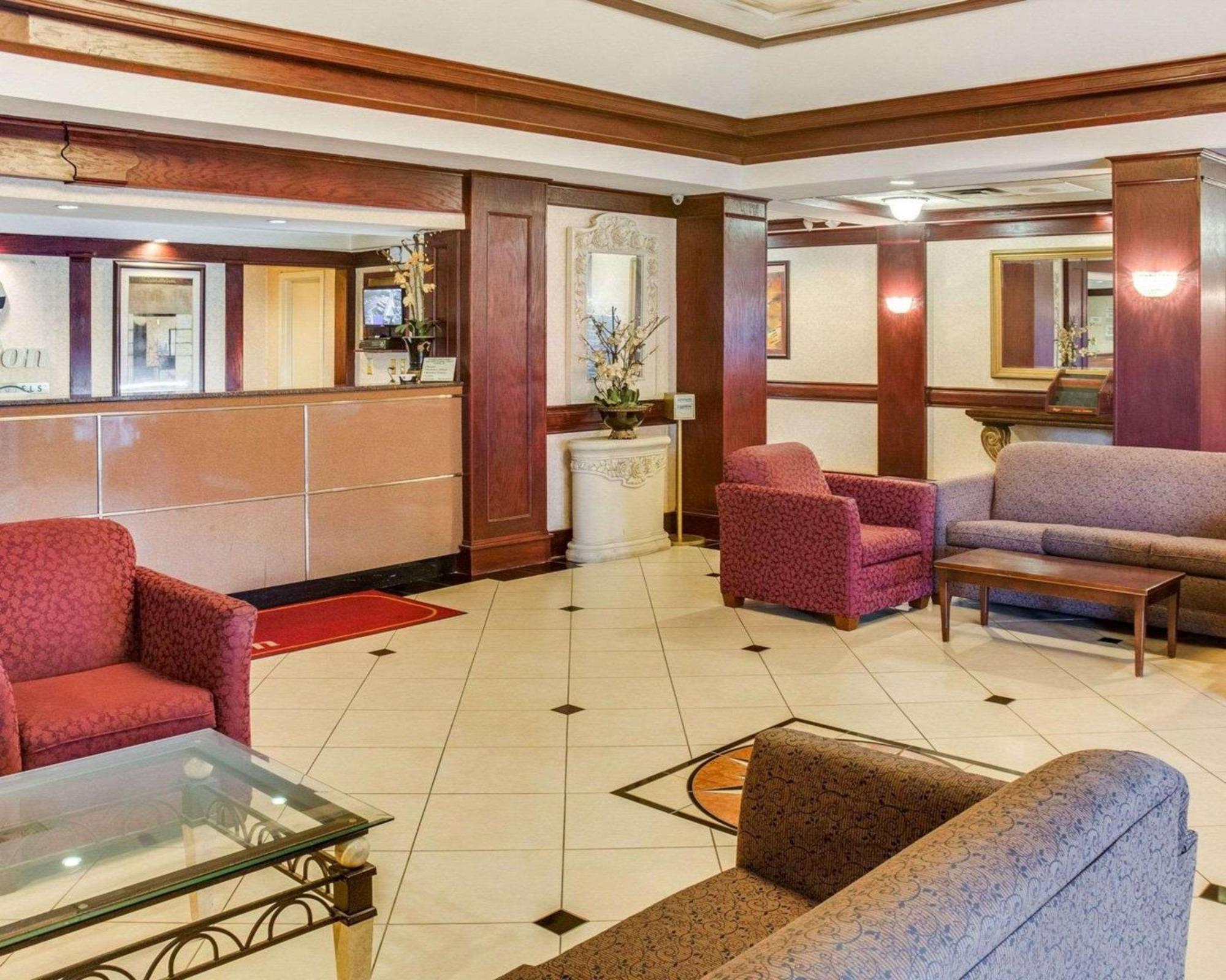 Clarion Inn Fredericksburg Bagian luar foto