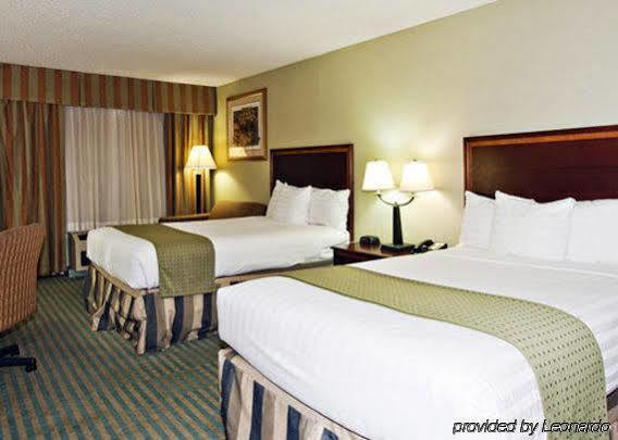 Clarion Inn Fredericksburg Bagian luar foto