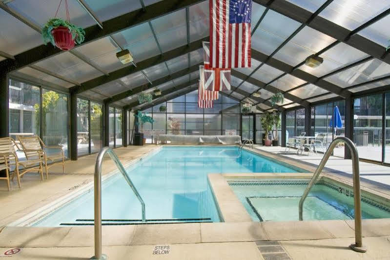 Clarion Inn Fredericksburg Bagian luar foto